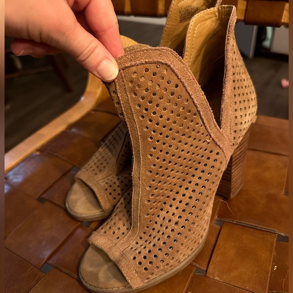 Lucky Brand Block Heels - Picture 6 of 6